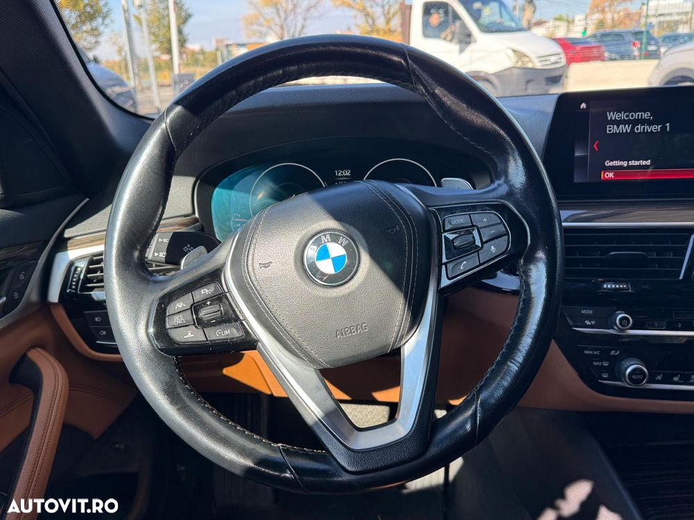 BMW Seria 5 530d xDrive AT - 11