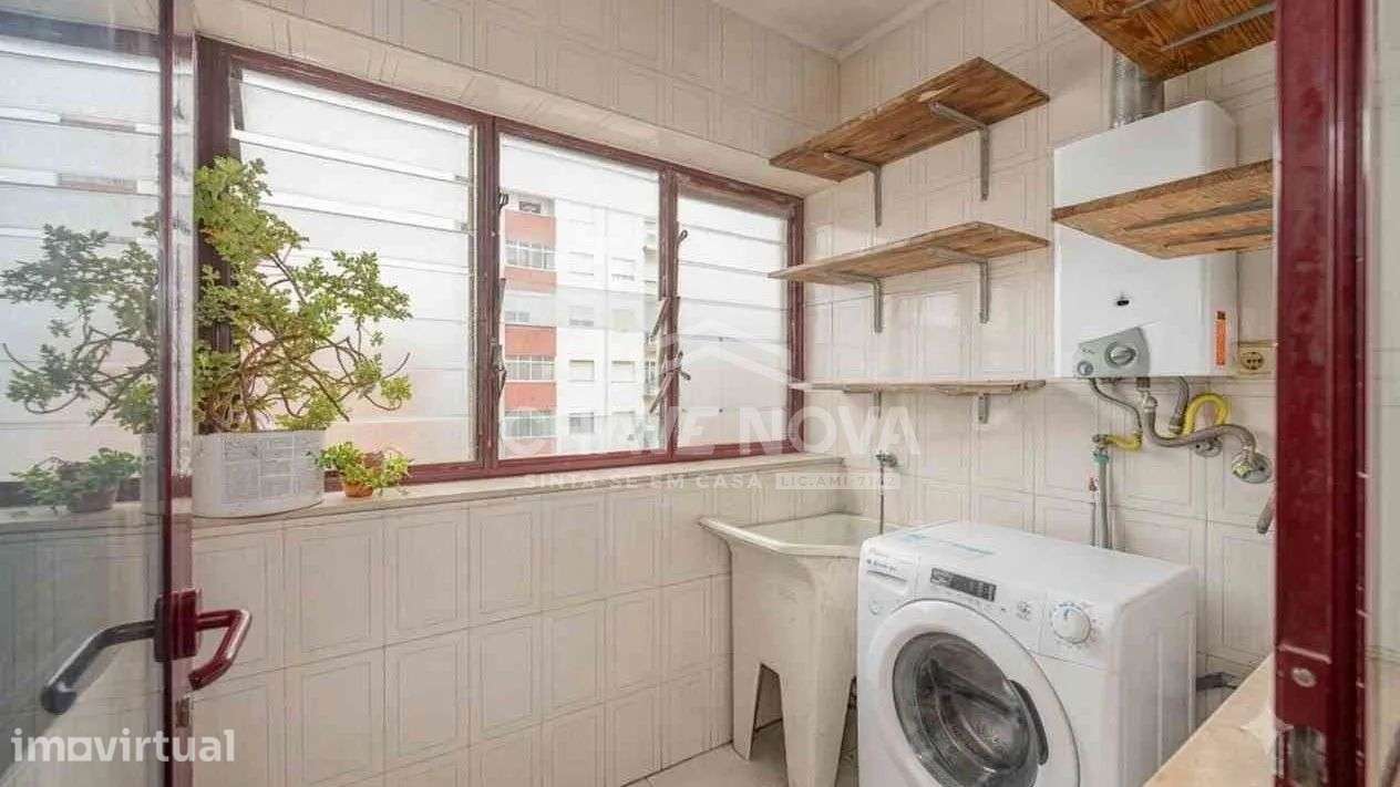 AP T3  Lugar de Garage/ Arrumos junto ao METRO em Vila Nova de Gaia. - Grande imagem: 4/18