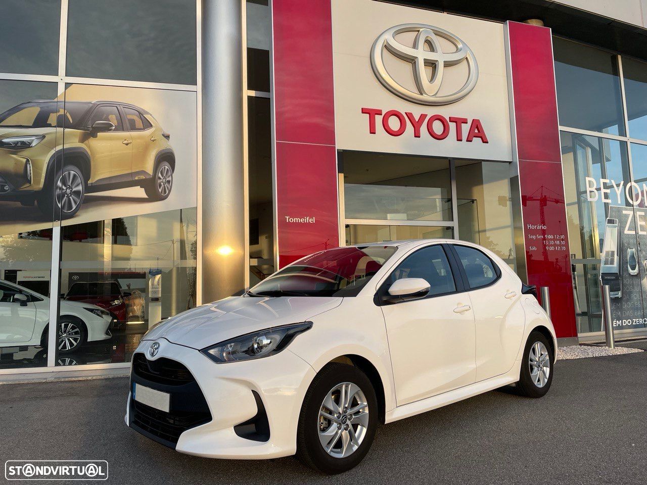 Toyota Yaris 1.0 VVT-i Comfort Plus - 1