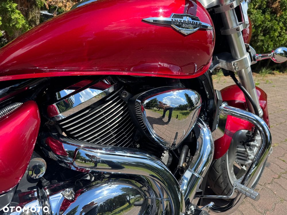 Suzuki Intruder - 11