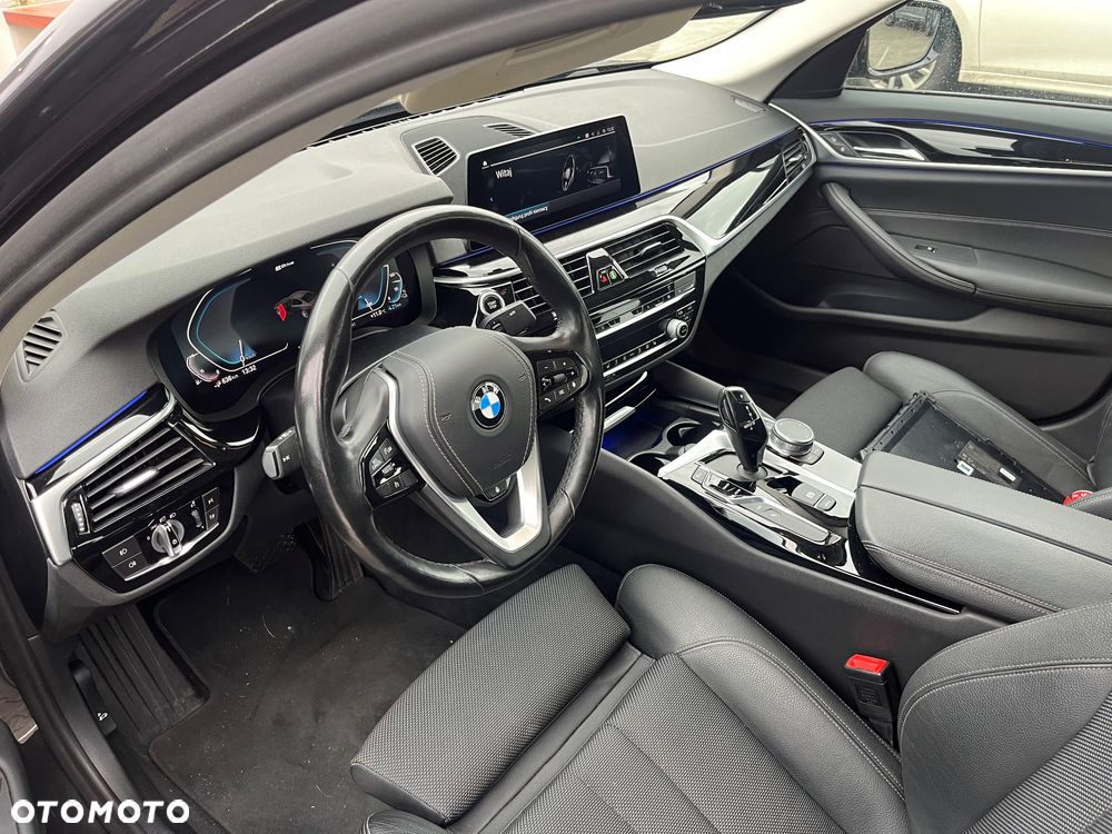 BMW Seria 5 530e iPerformance xDrive Sport Line sport - 14