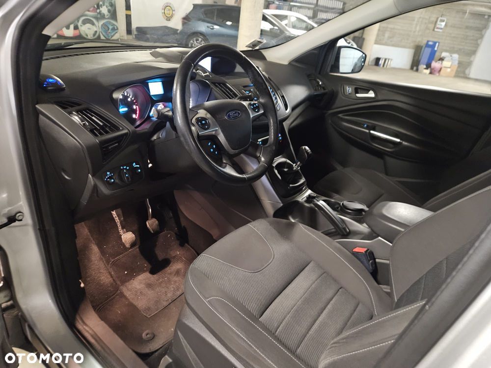 Ford Kuga 2.0 TDCi 2x4 Titanium - 5