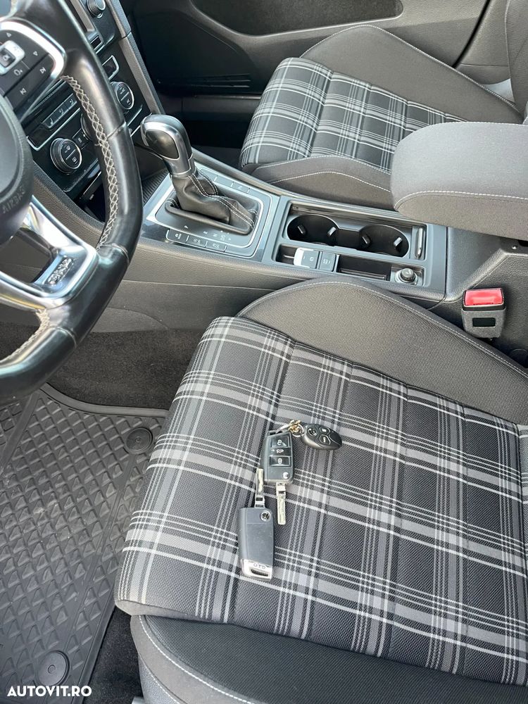 Volkswagen Golf 2.0 TDI DPF BMT DSG GTD - 27