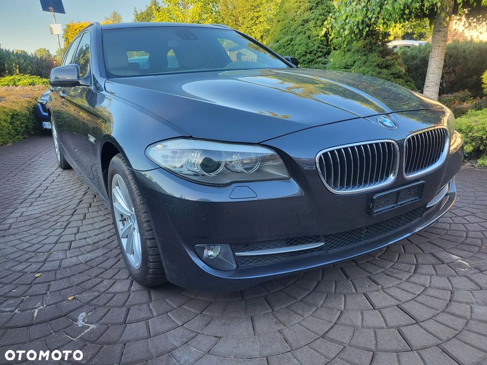 BMW Seria 5 525d - 2