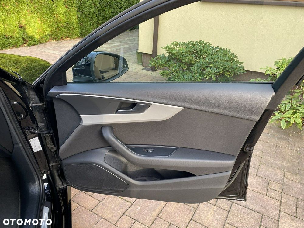 Audi A4 Limousine - 36