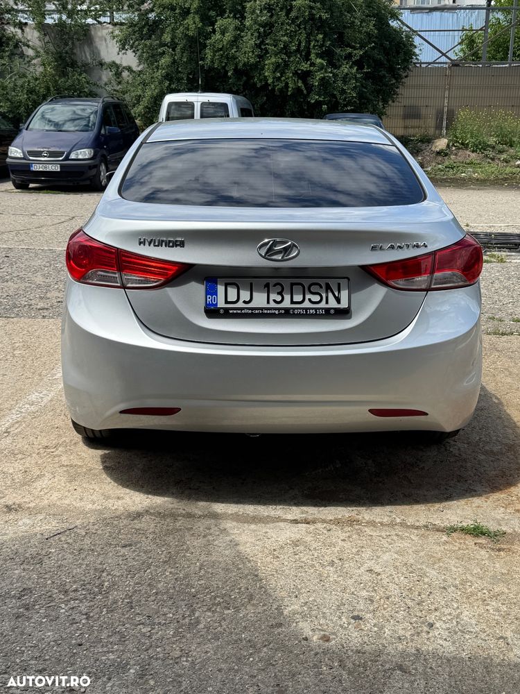 Hyundai Elantra 1.6 MPi Exclusive - 12