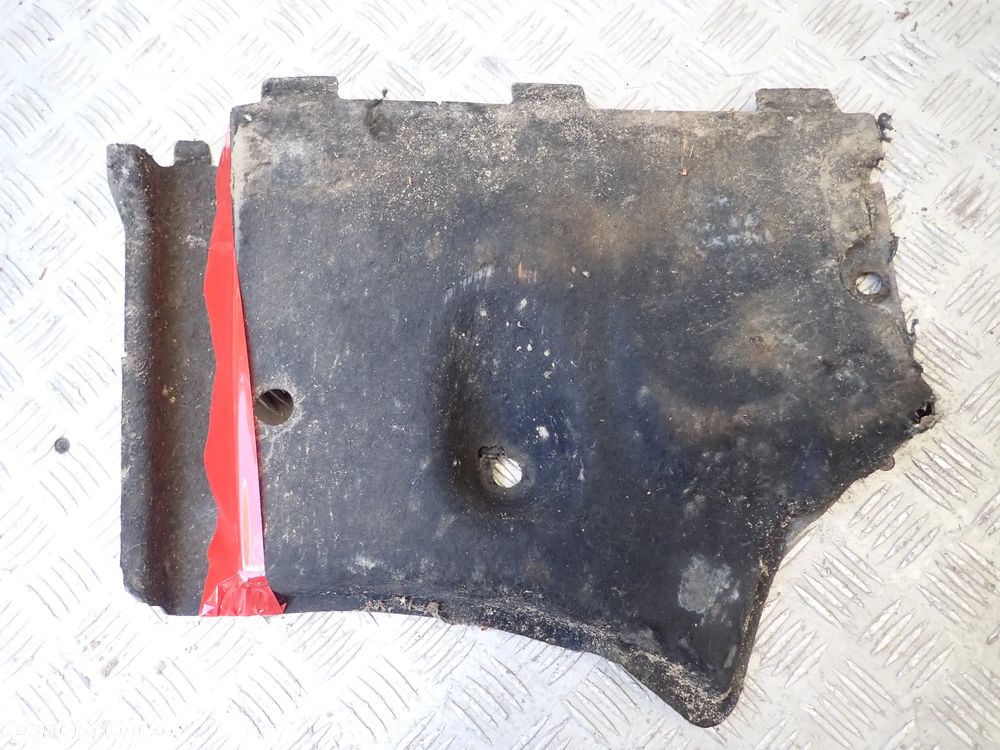 AUDI  OSŁONY - 8U0825207, 4G0807611A, AUDI A8, 4G0863822C, 8W0863822B,4G0825215 E/F , 4G0825216 A , 4G0825208 D,  4G0821111,4G0825202 A/B, 4G0825201 B/C, 4G5807454A, 4G0806391, 4G9807458 - 32