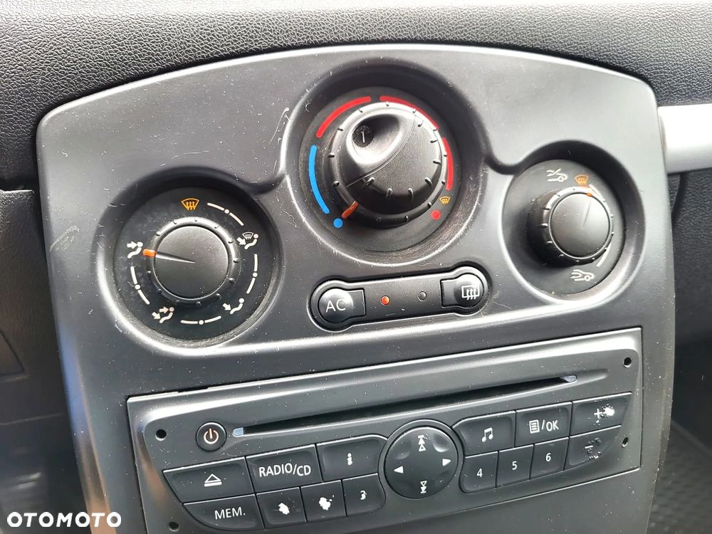 Renault Clio 1.2 16V Alize - 12