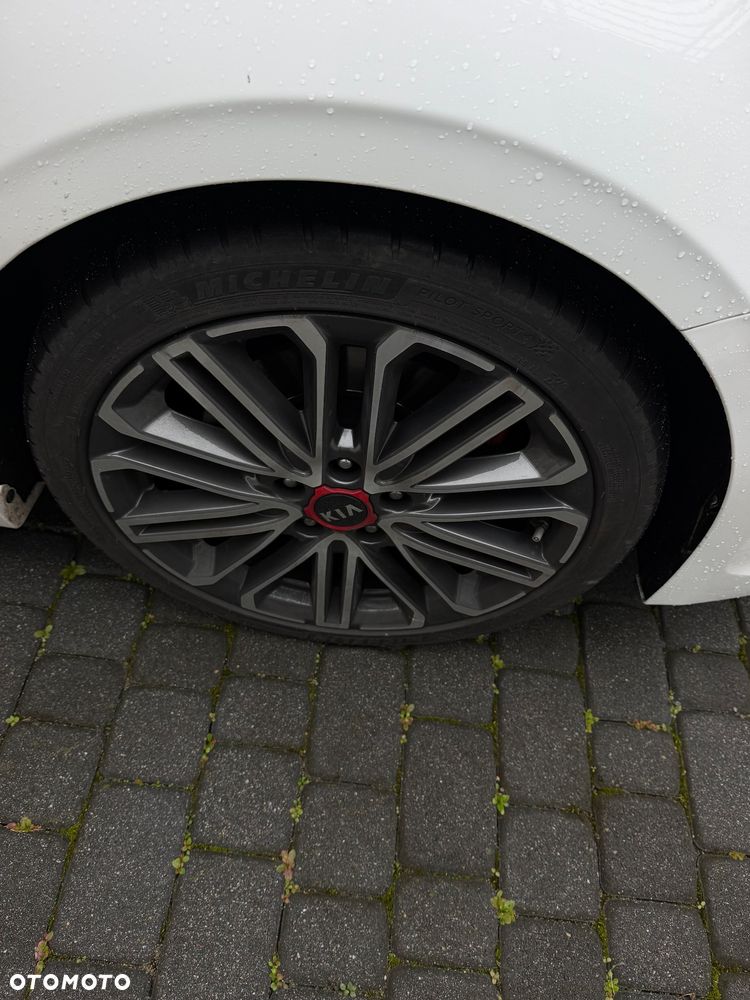 Kia Ceed 1.6 T-GDI GT DCT - 18