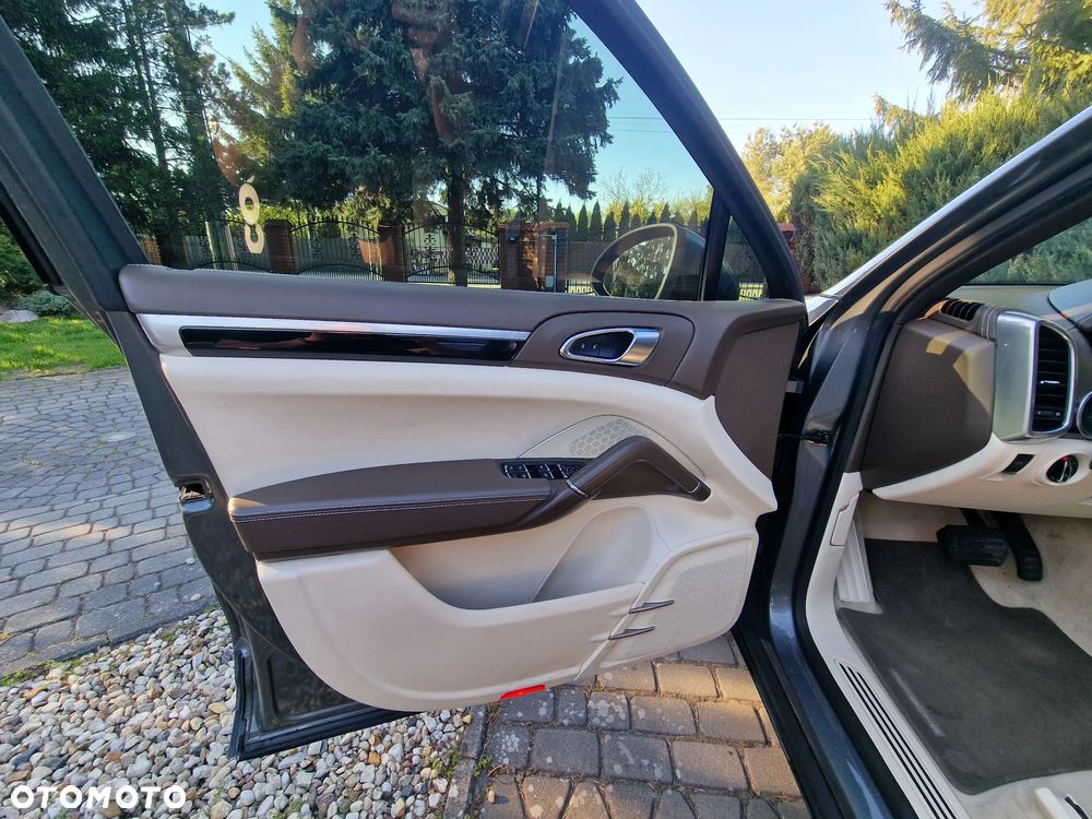 Porsche Cayenne - 11