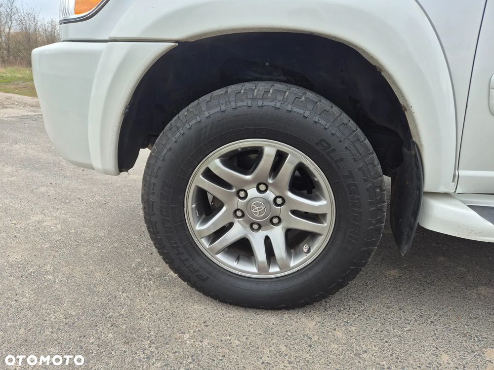 Toyota Sequoia - 11