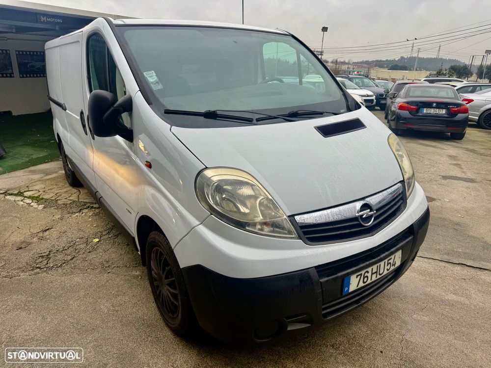 Opel Vivaro longa - 1