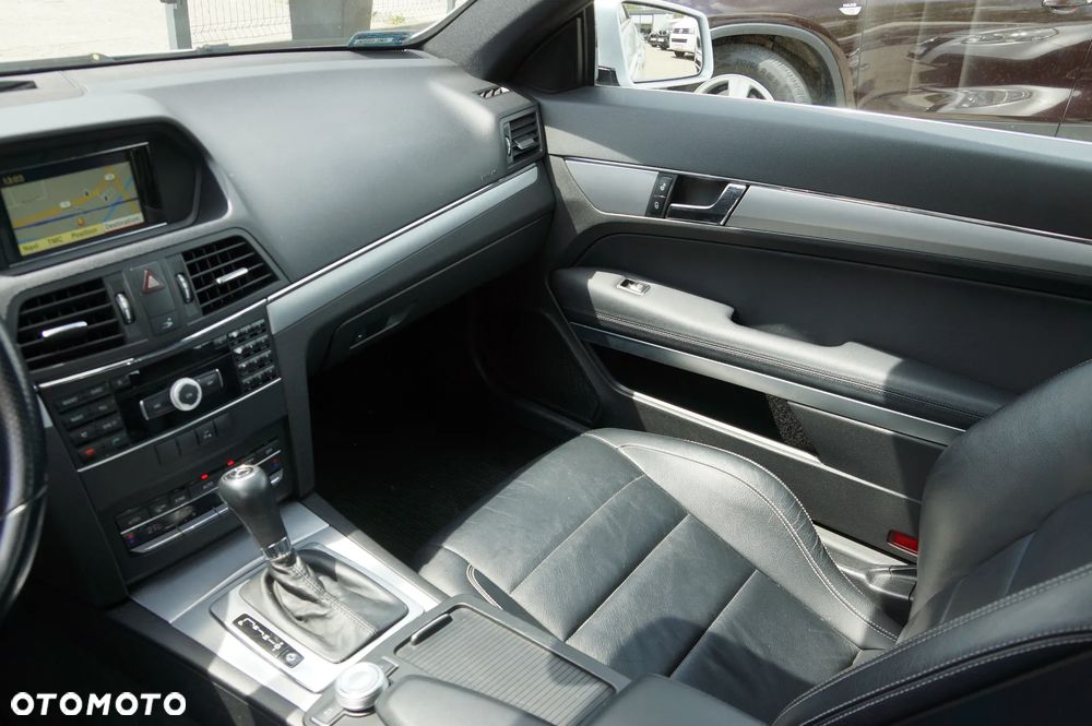 Mercedes-Benz Klasa E 220 CDI DPF BlueEFFICIENCY Automatik Avantgarde - 20