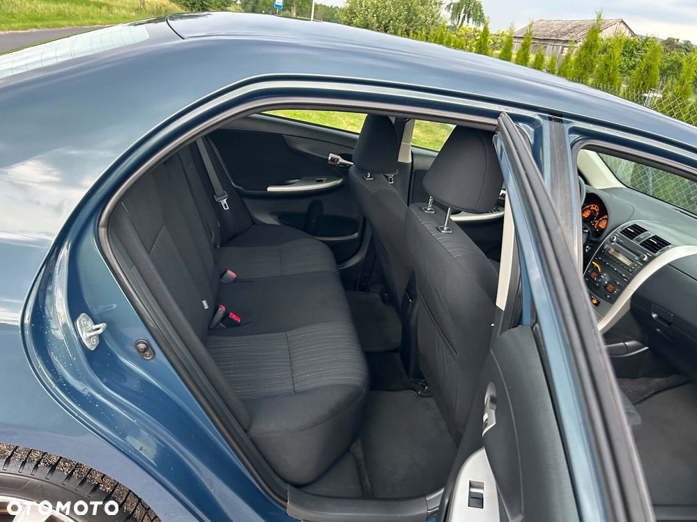 Toyota Corolla 1.6 VVT-i Premium - 11