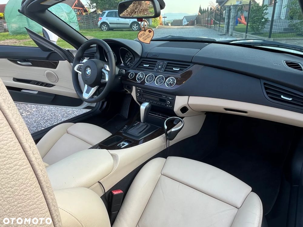BMW Z4 sDrive30i - 10