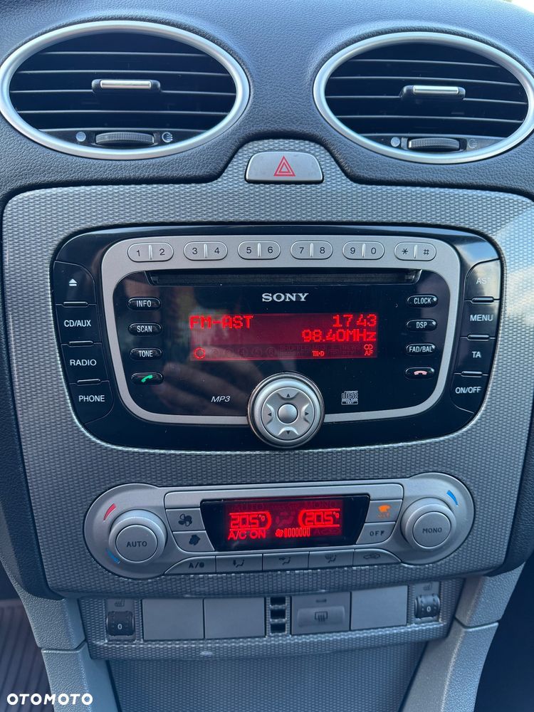Ford Focus 1.8 FF Platinium X - 18