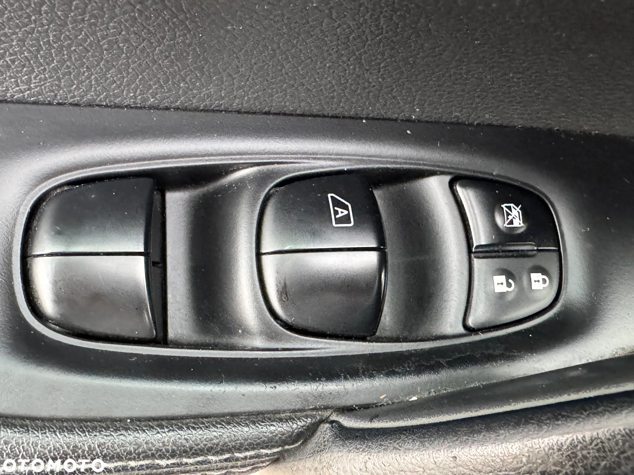 Nissan Qashqai 1.5 dCi N-Vision - 23