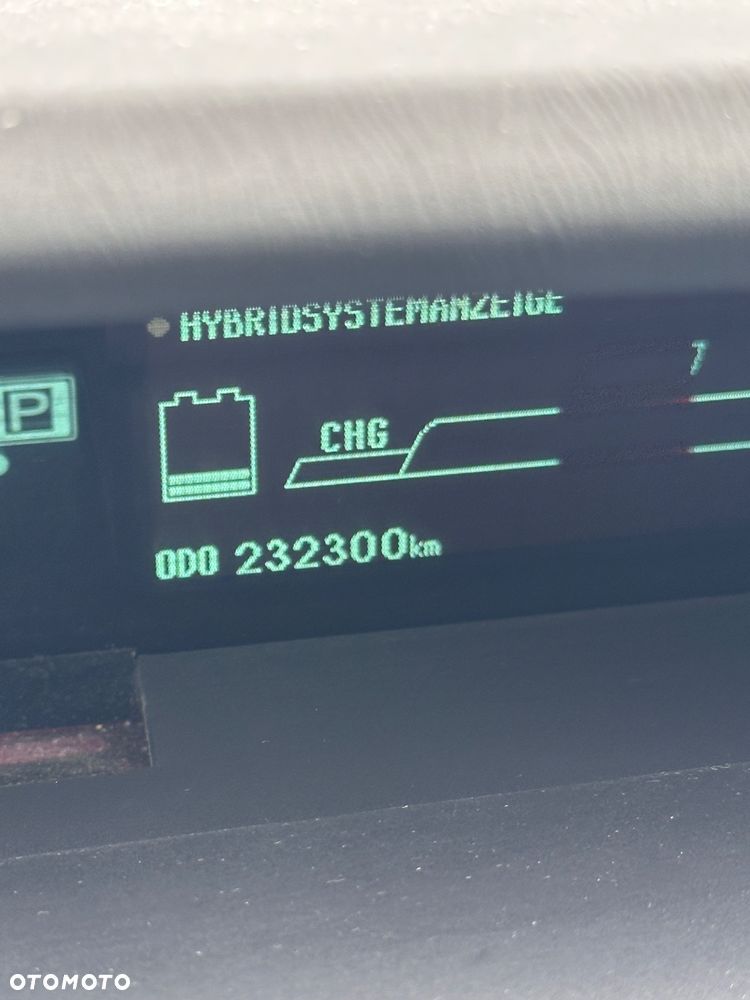 Toyota Prius (Hybrid) Executive - 14