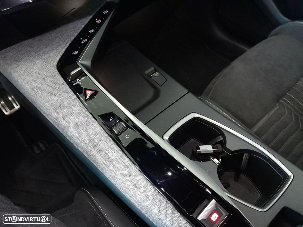 Peugeot 3008 1.2 Hybrid GT e-DCS6 - 20
