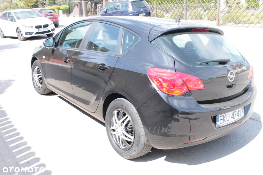 Opel Astra 1.6 Design Edition - 3