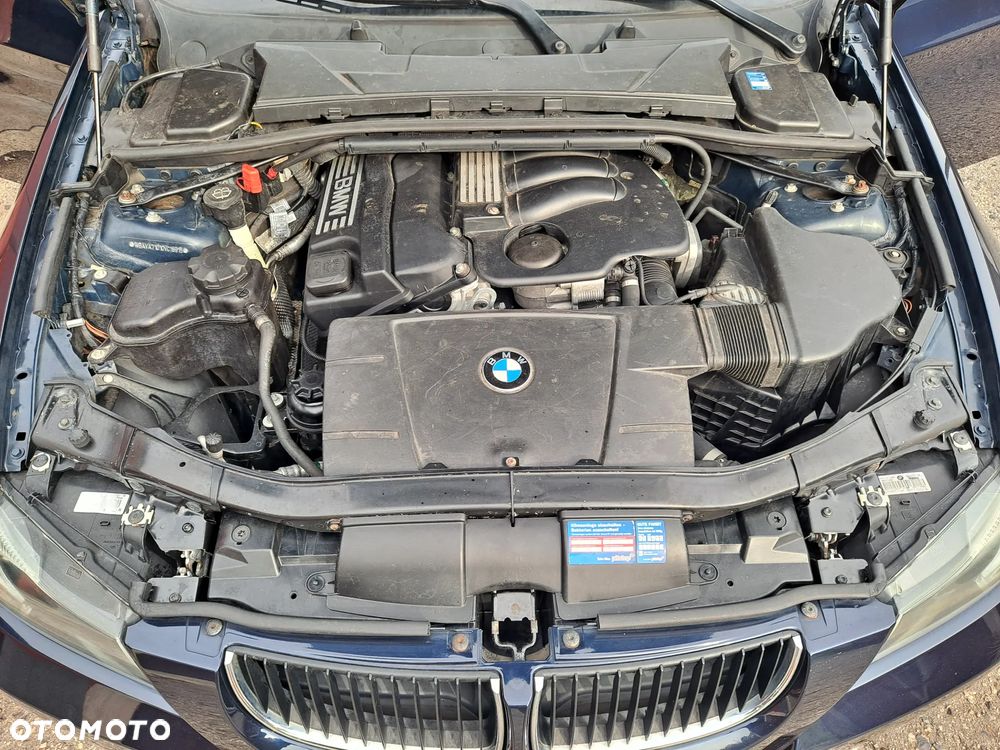 BMW Seria 3 320i - 29