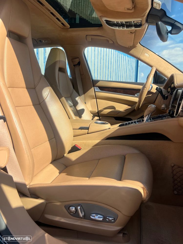 Porsche Panamera Turbo PDK - 13
