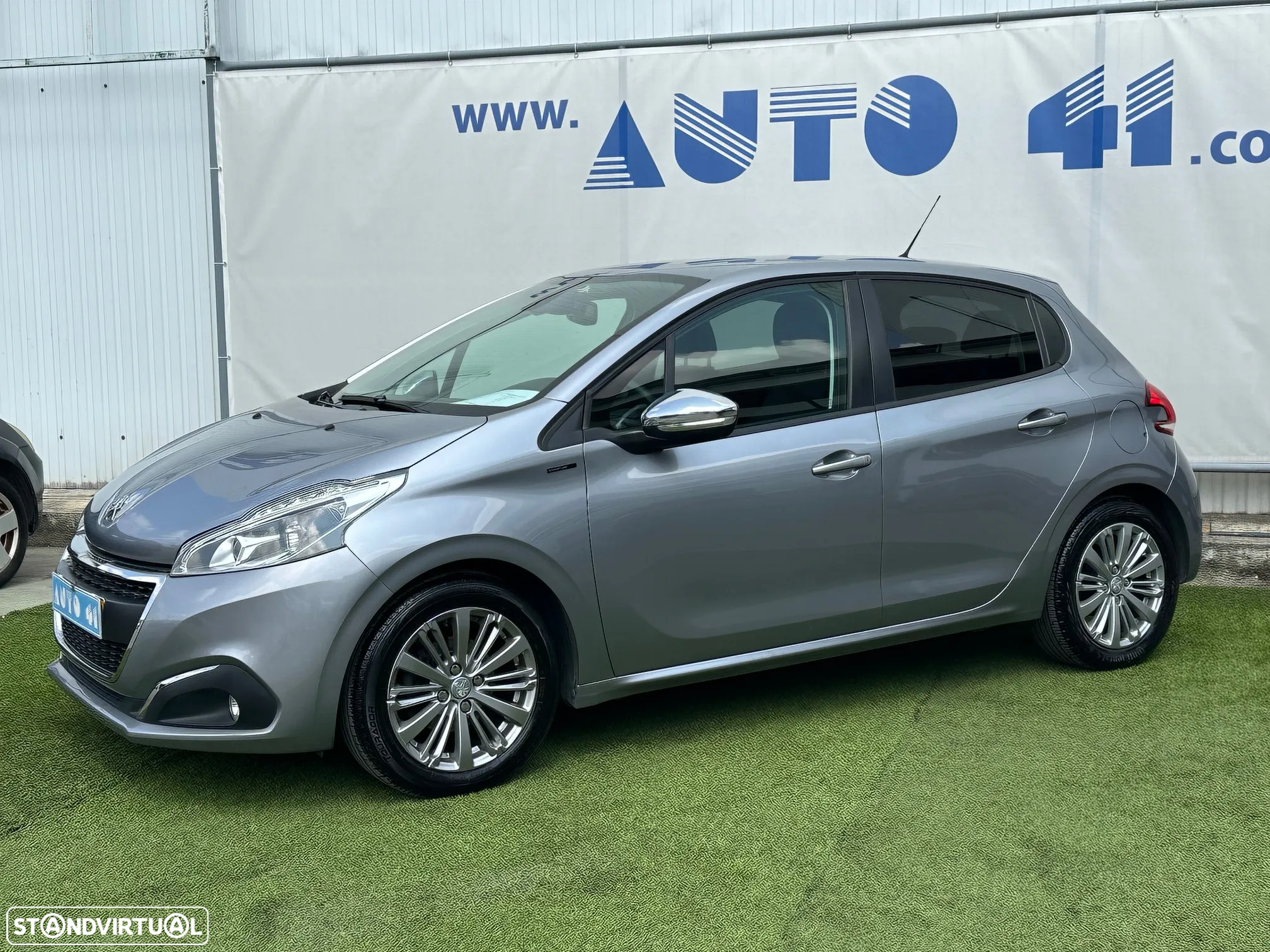 Peugeot 208 1.2 PureTech Signature - 5