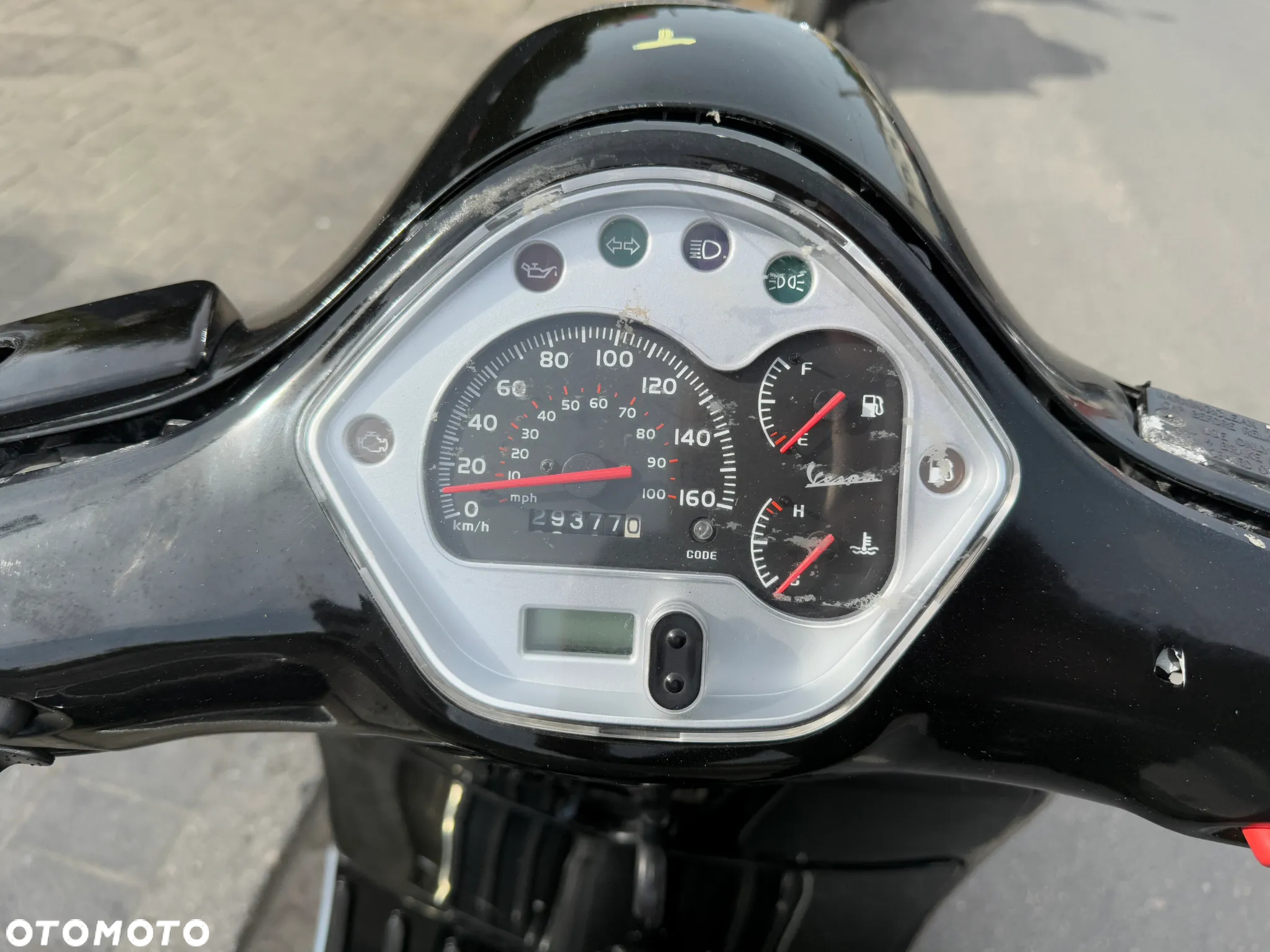 Piaggio Vespa - 10