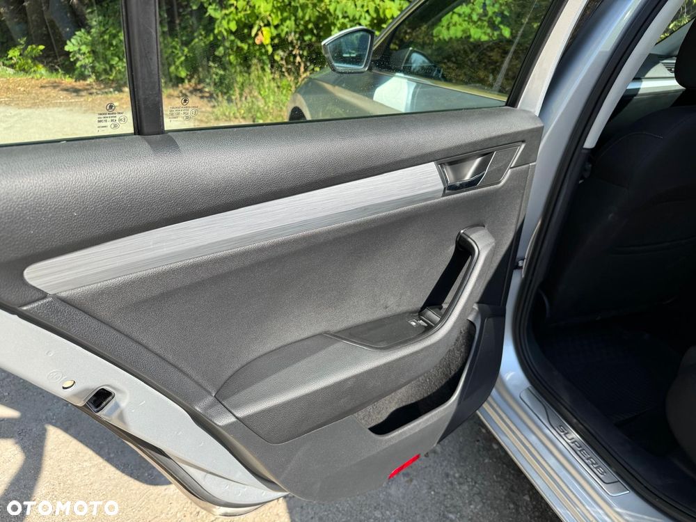 Skoda Superb 2.0 TDI SCR Ambition DSG - 10