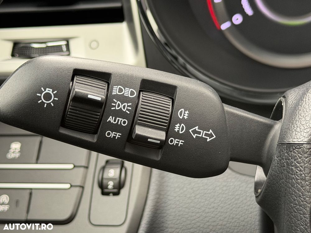 SsangYong Tivoli e-XDi 160 2WD Start/Stop Crystal - 19