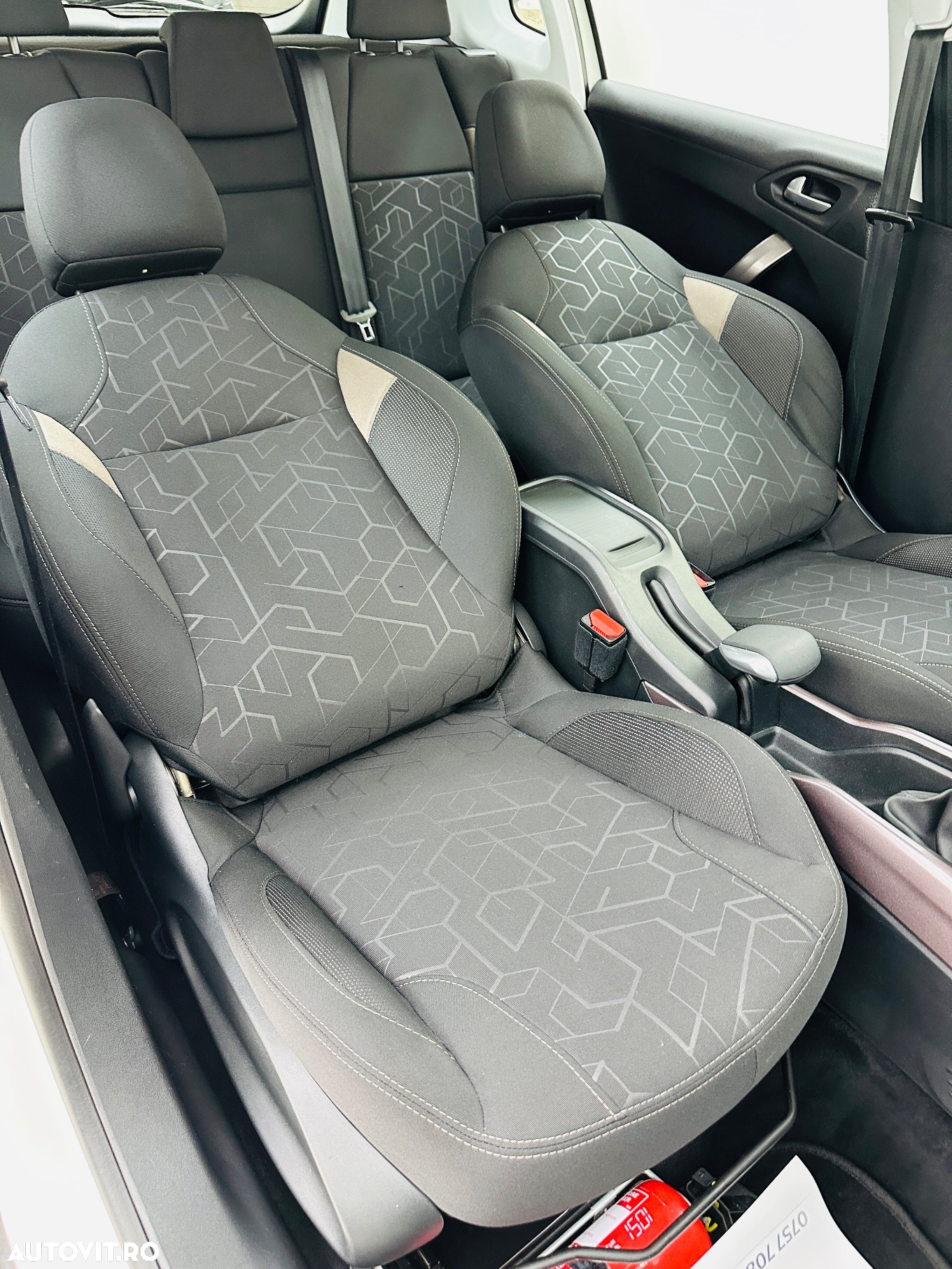 Peugeot 2008 1.2 VTi Active - 25
