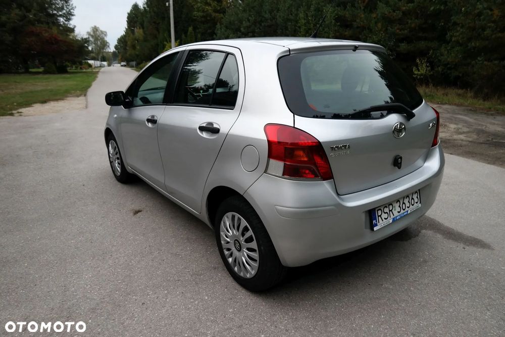Toyota Yaris 2009 photo 3
