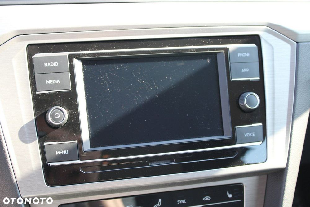 Volkswagen Passat - 21