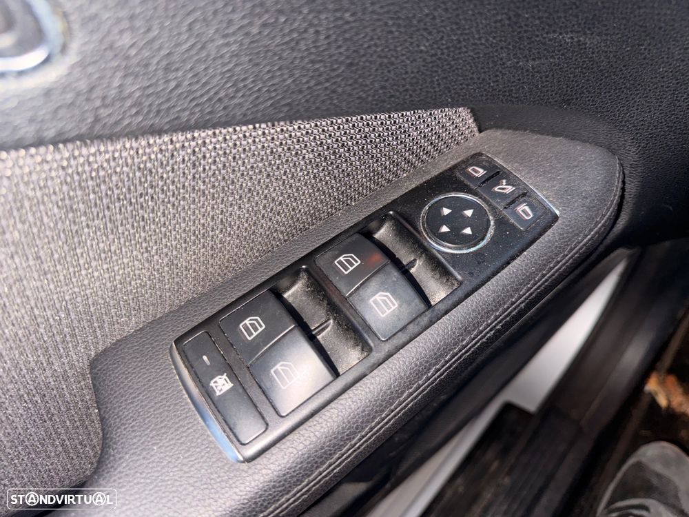 Mercedes-Benz E 220 T CDI DPF BlueEFFICIENCY 7G-TRONIC Avantgarde - 5