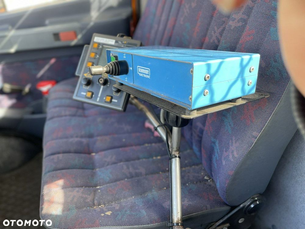 Mercedes-Benz Mercedes Vario 815 Wywrotka 4X4 posypywarka pług - 8