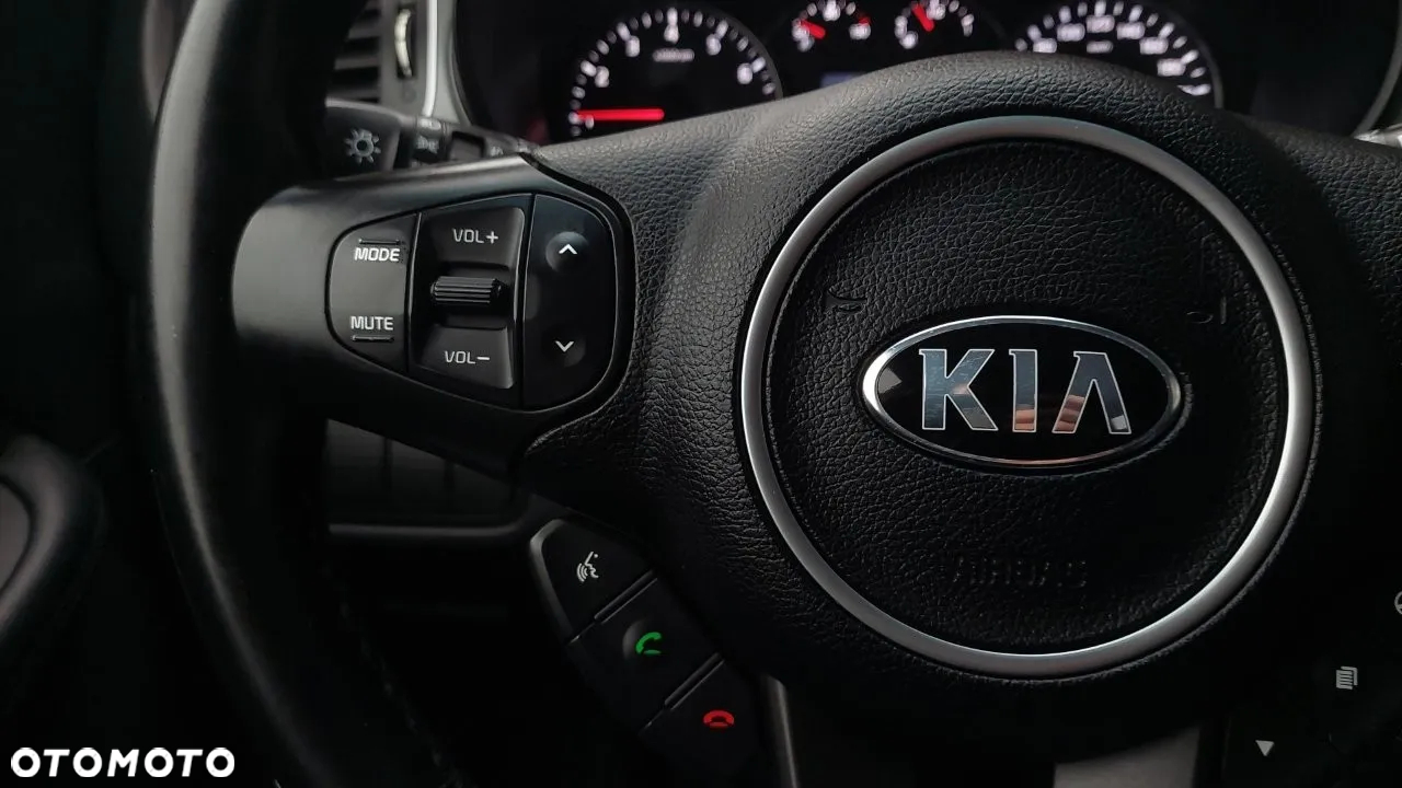 Kia Carens 1.6 GDI M - 20