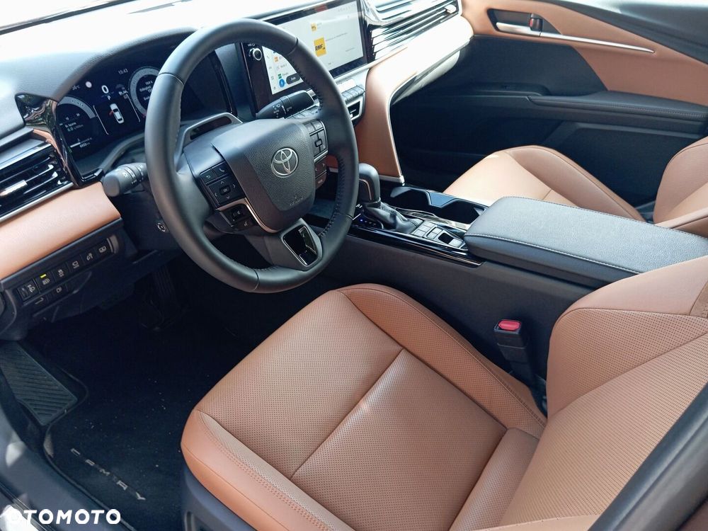 Toyota Camry - 10