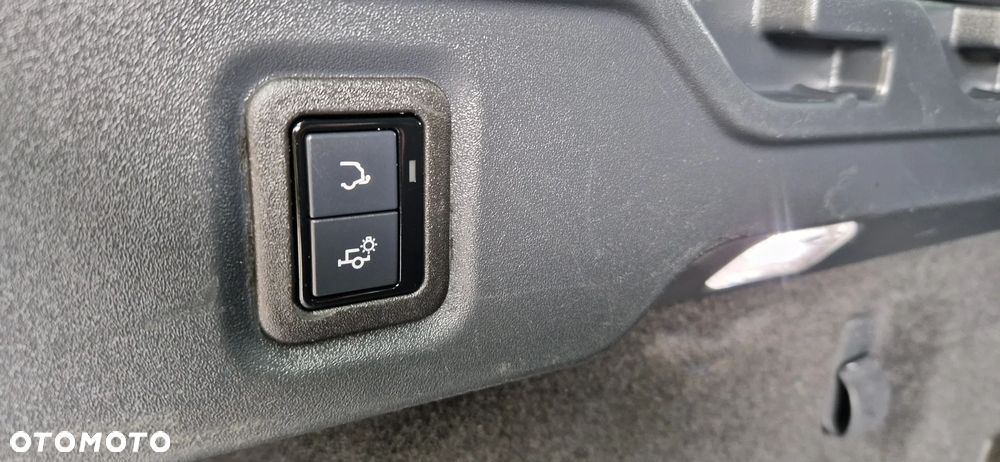 Jaguar F-Pace 20d AWD R-Sport Ingenium Edition - 29