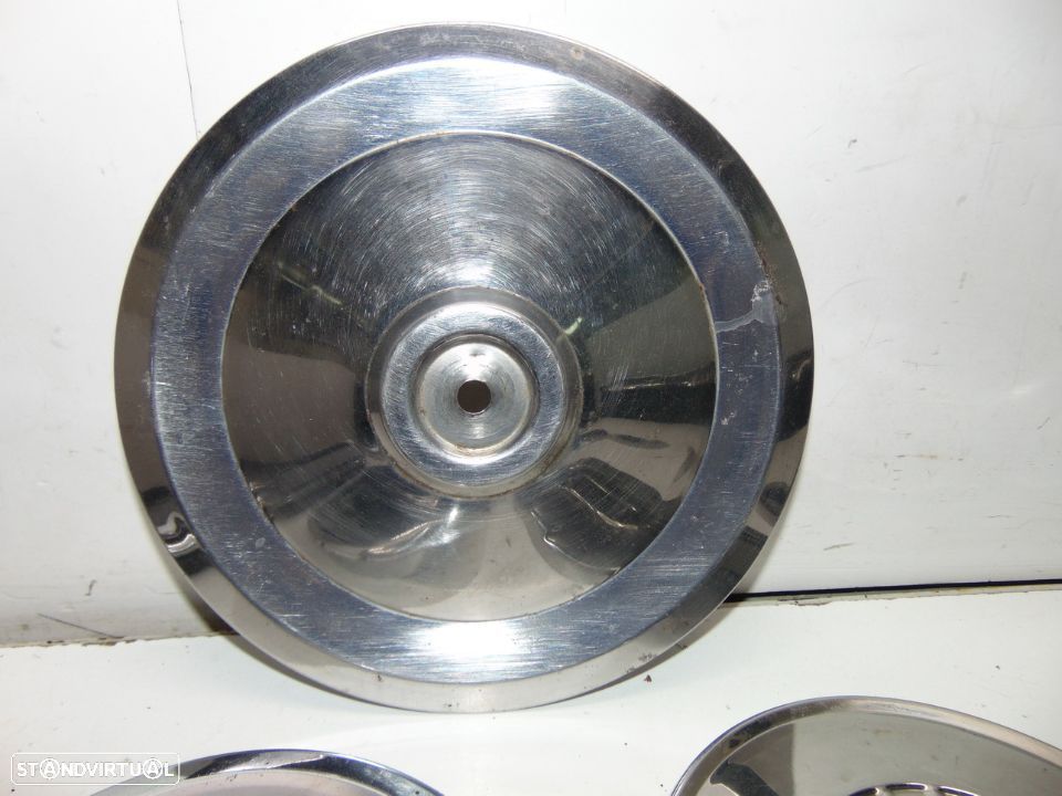 Antigos e clássicos tampões de roda - 2