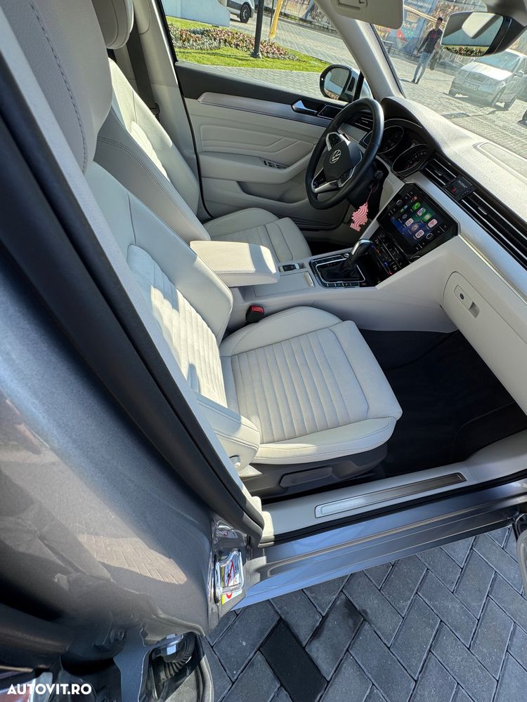 Volkswagen Passat 2.0 TDI SCR DSG Elegance - 4