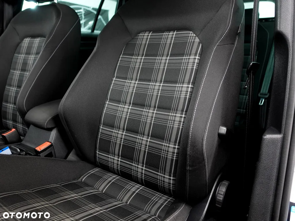 Volkswagen Golf VII 2.0 TDI BMT GTD DSG - 15