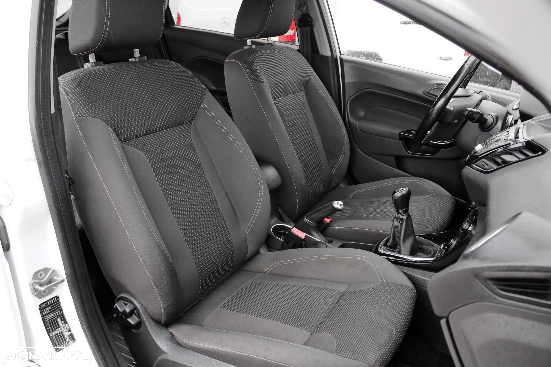 Ford Fiesta 1.0 Ti-VCT Titanium - 24