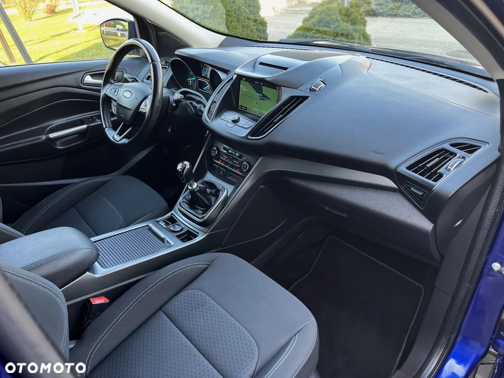 Ford Kuga 1.5 EcoBoost 2x4 Titanium - 16