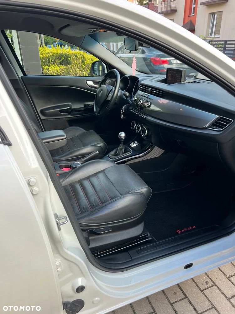 Alfa Romeo Giulietta 2.0 JTDM Distinctive - 10