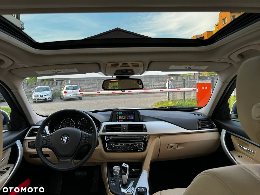 BMW Seria 3 320i xDrive - 6