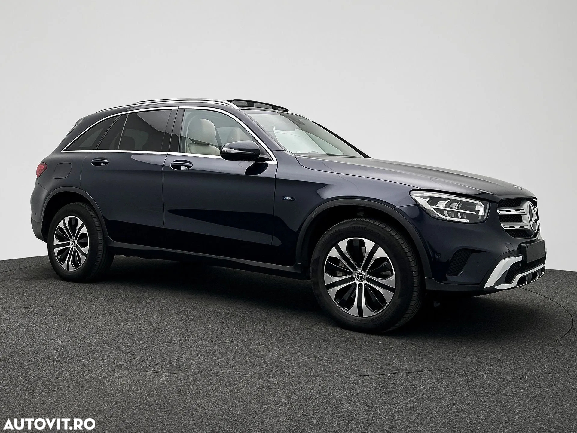 Mercedes-Benz GLC 300 e 4MATIC - 24