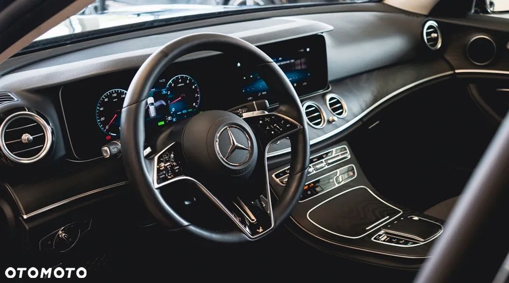 Mercedes-Benz Klasa E 200 Exclusive - 4