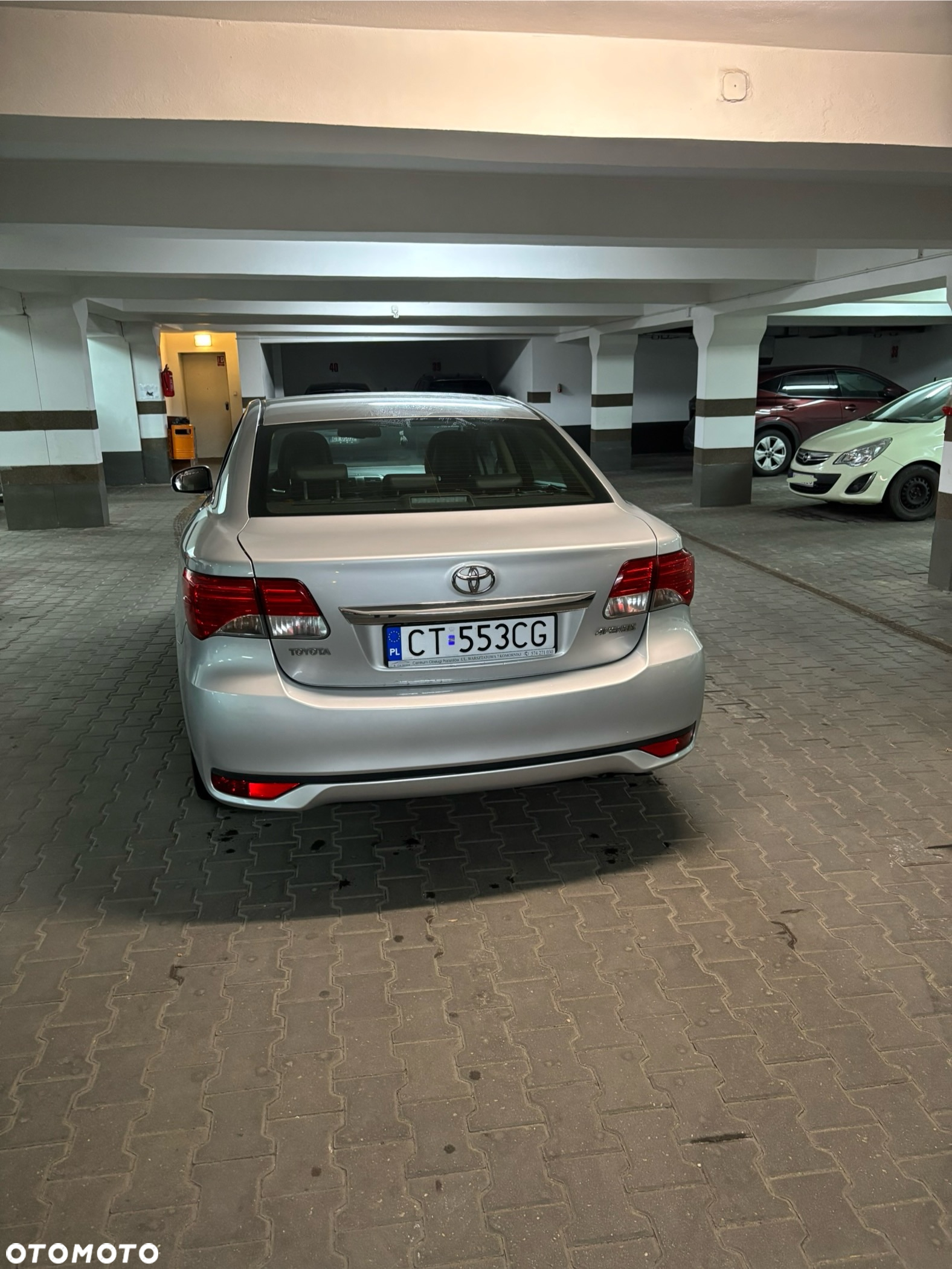 Toyota Avensis 1.8 Sol NAVI MS - 12