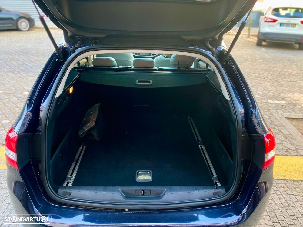 Peugeot 308 SW 2.0 HDi Allure - 23