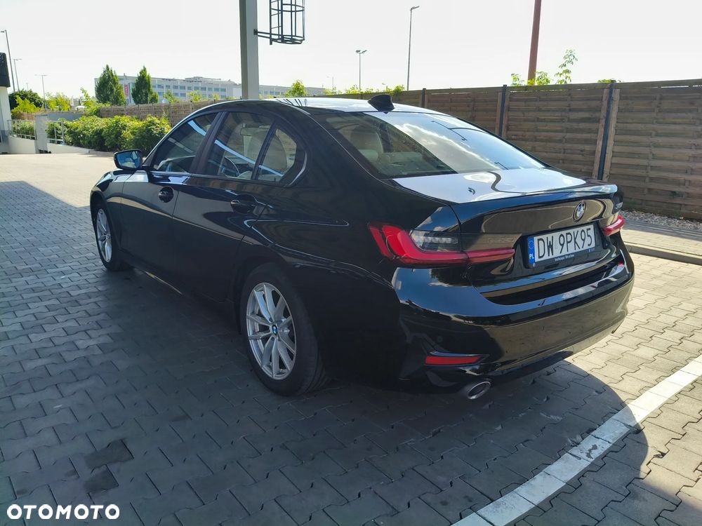 BMW Seria 3 318i - 3